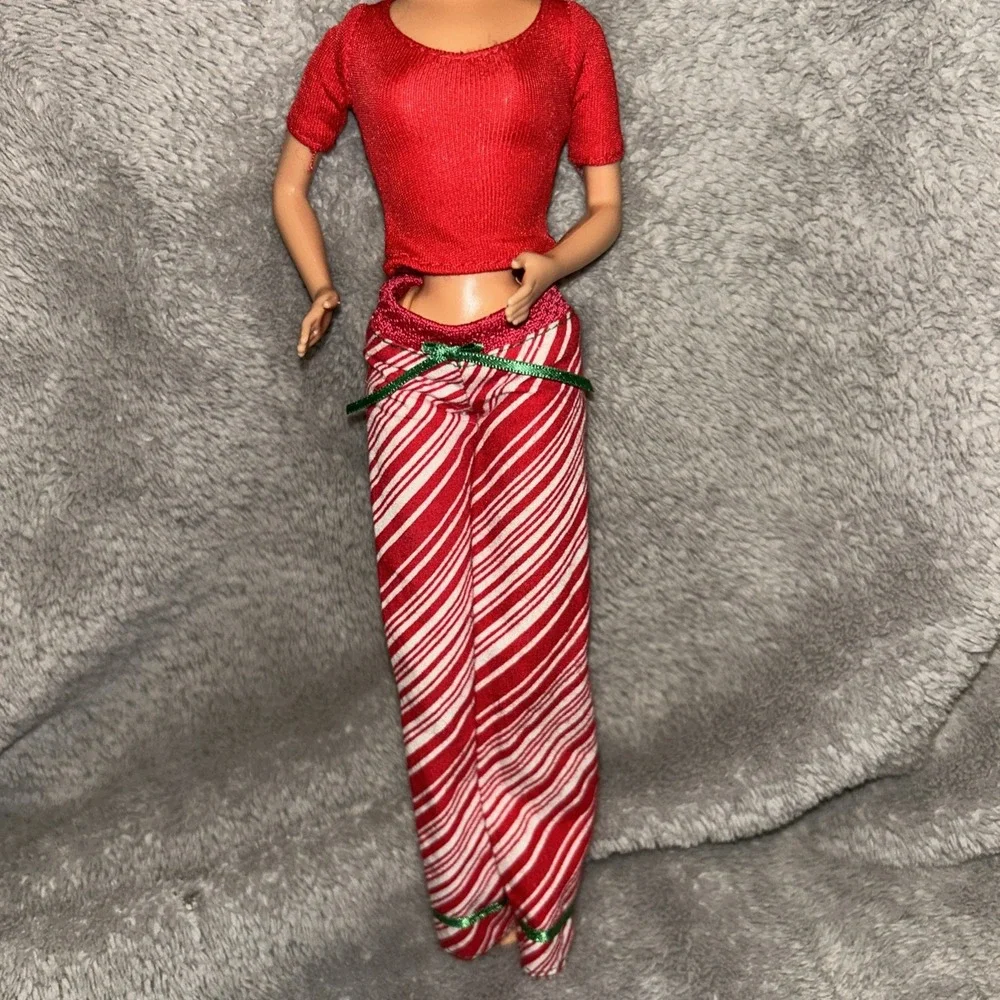 Vintage 1966 Barbie In Christmas Outfit‎ With Earrings E2